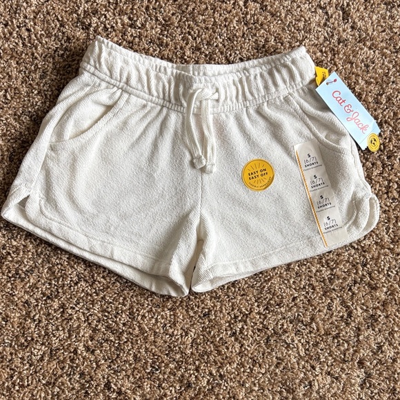 Cat & Jack Cream Terry Cloth Drawstring Waist Athletic Shorts Size Small 6/7 - Picture 1 of 4